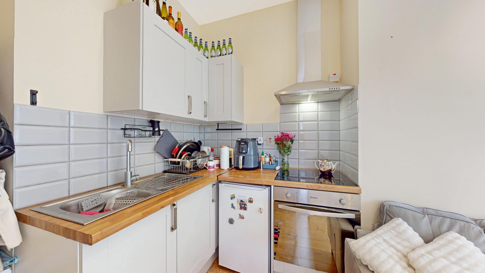 			NEW INSTRUCTION, Studio Apartment, 1 bath, 1 reception Flat			 Sutherland Avenue, MAIDA VALE